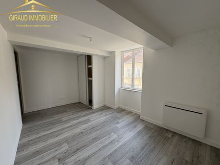 Location Appartement 2 pièces 53m² CHARLIEU 42190 - Photo 5