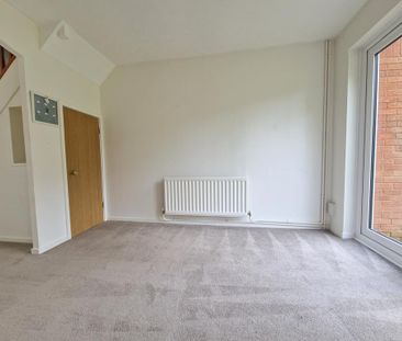 3 bedroom end of terrace house to rent - Photo 3