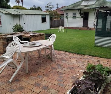 4-bedroom shared house, Fairy Ave - Photo 1