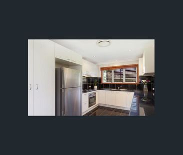 AIR-CONDITIONING... LARGE DECK... SHED... BATH... DISHWASHER... QUI... - Photo 2