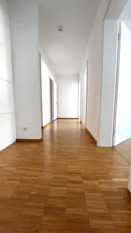 Elegante & großzügige 4,5 Raum Wohnung mit Blick auf das Dresdner Wahrzeichen! - Foto 3