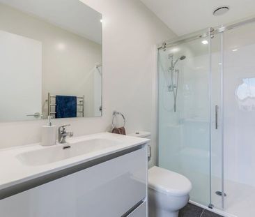 Perfect 3 BEDROOM in Flatbush - Photo 6