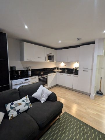 Studio Flat, Sir John Lyon House, EC4V - Photo 3