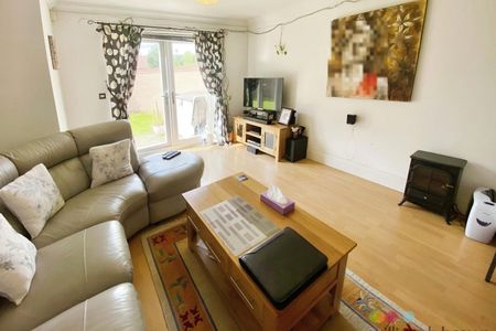 Ellisons Quay, Burton Waters, LINCOLN - Photo 2