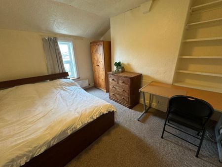 6 bedroom house to rent - Photo 2