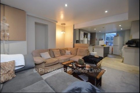 6 Bedroom House Ebberston Terrace - Photo 1