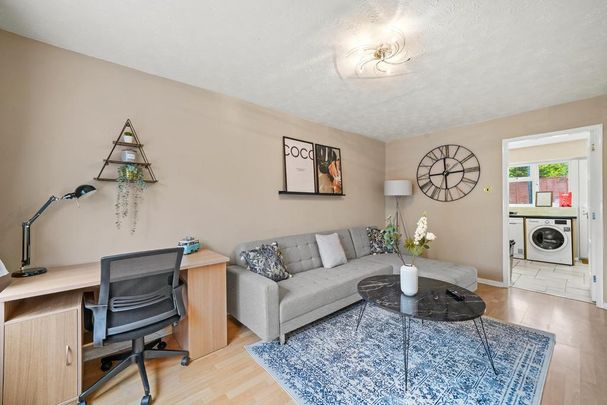 3 bedroom semi-detached house to rent - Photo 1