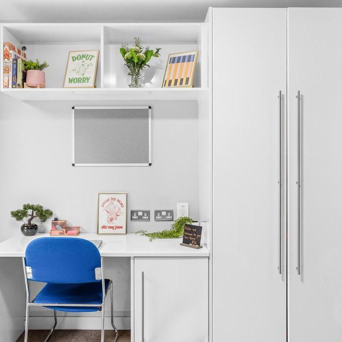 1 bedroom in a flat share to rent - Photo 1