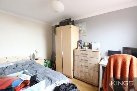 6 bedroom terraced house to rent - Photo 3