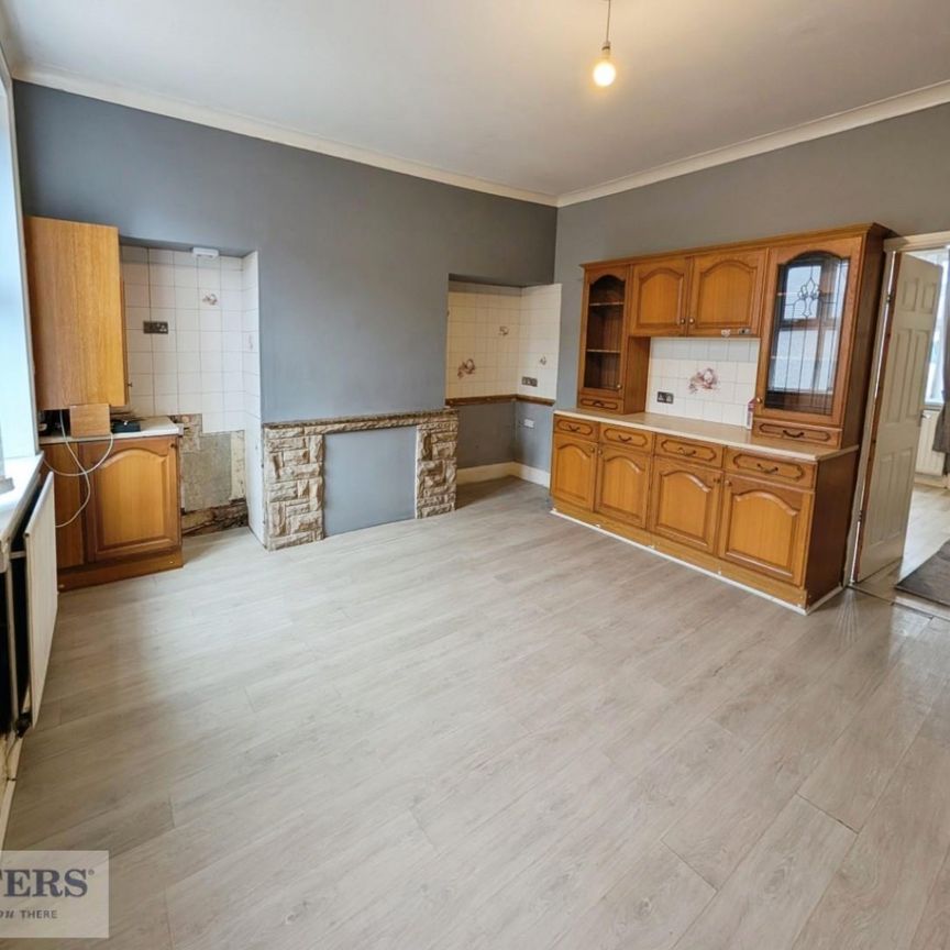 3 bedroom House To Let Total Size: 915 SQ FT - Photo 1