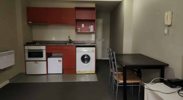 Studio- semi furnished - Photo 1