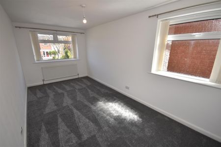 Colliery Green Drive, Little Neston - Photo 4