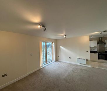 2 bedroom flat to rent - Photo 4