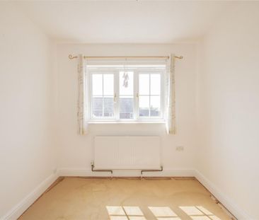 3 bed House - Detached To Let - Photo 6