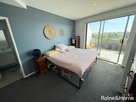 Spacious Apartment in Central Location! - Photo 5