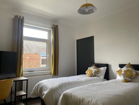 2 bedroom terraced house to rent - Photo 3