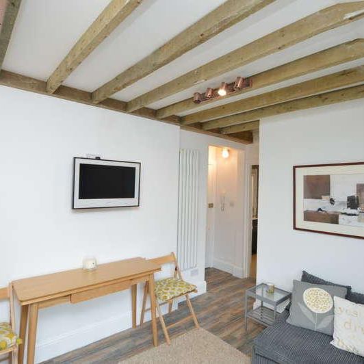 Woodlands Road, Redhill, RH1 - Photo 1