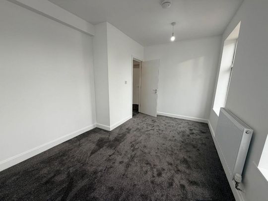 5 bedroom semi-detached house to rent - Photo 1