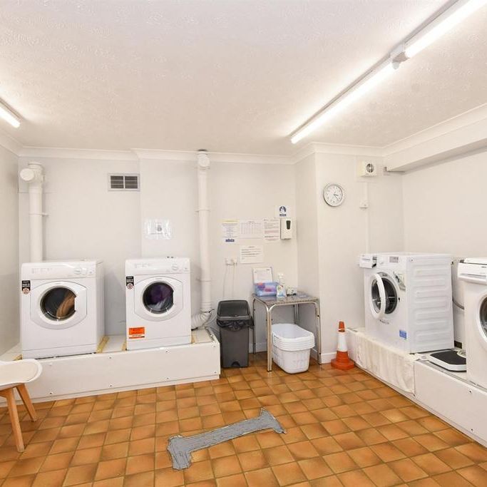 1 bedroom retirement property to rent - Photo 1