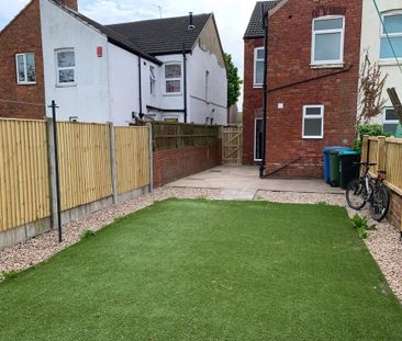 1 bedroom in a house share to rent - Photo 3