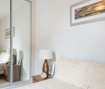 Room in a Shared Flat, Salcombe Court, E14 - Photo 2