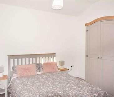 Tywarnhayle Square, Perranporth, TR6 - Photo 1