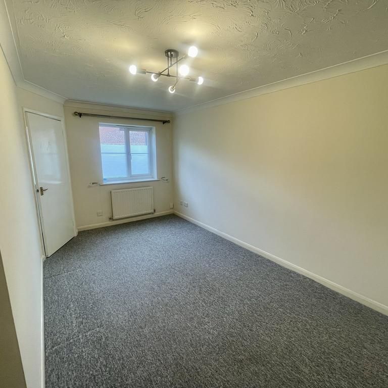 2 bedroom semi-detached house to rent - Photo 1