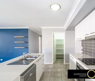 Modern and Stylish Property in Flagstone - Photo 2