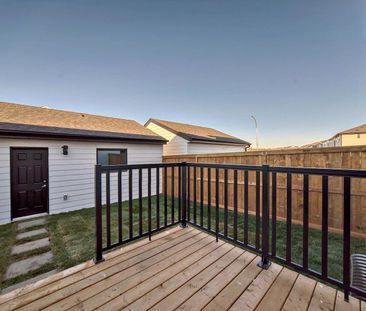 1070 Mahogany Blvd SE, Calgary - Photo 3