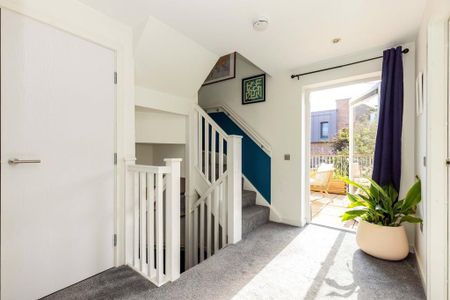 4 bedroom terraced house to rent - Photo 5