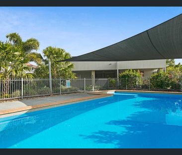 Modern Townhouse in Prime Pacific Pines Location - Photo 2