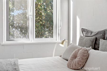 Conveniently located & Generously sized 1 bedroom - Photo 5