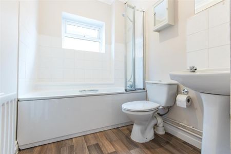 1 bedroom in a house share to rent - Photo 5