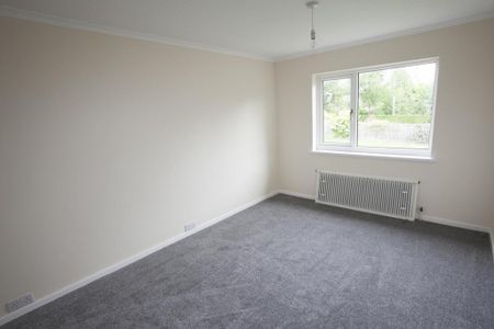 3 bedroom end of terrace house to rent - Photo 2
