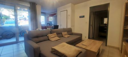 À Malemort, appartement T2 meublé avec terrasse et stationnement privé - Photo 5