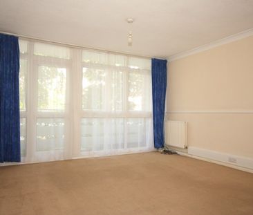 Hill View Court, Woking - Photo 1