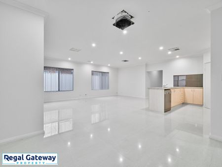 8 Chile Way, AUBIN GROVE WA 6164 - Photo 5