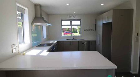 Massive Massive Massive - Photo 4