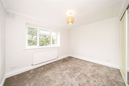 Beaconsfield Close, Westcombe Park, SE3 - Photo 2