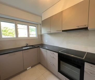 Bel appartement de 2.5 pièces entièrement rénové au rez-de-chaussée - Photo 2