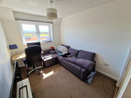2 bedroom flat to rent - Photo 3