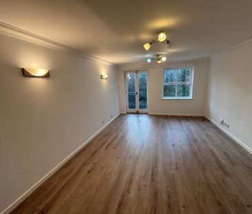 River Bank Close, Maidstone - Photo 2