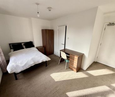 4 bedroom maisonette to rent - Photo 2