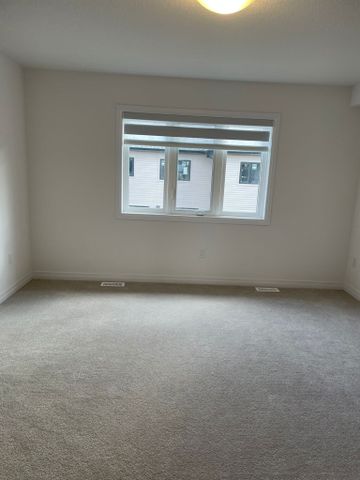 For Lease - 913 Douro Street, Stratford, Ontario - Photo 5