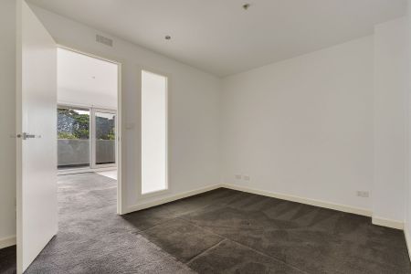 Charming 1-Bedroom Apartment - Photo 4