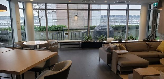 $2,200 / 1br – 563ft2 – A Breathtaking 1 bed, 1 bath with UNOBSTRUCTED VIEW at the Quay (1712) - Photo 1