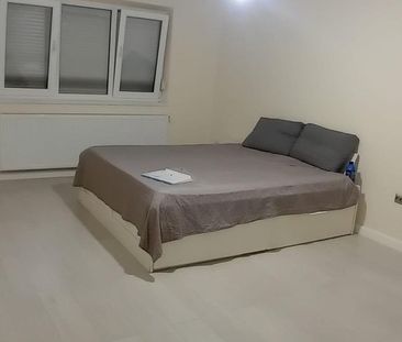 3 cam dec Girocului Martirilor Centrala ideal locuit sau birouri - Fotografie 1