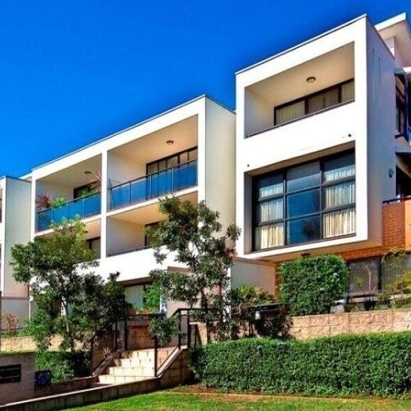 Kensington - Photo 1