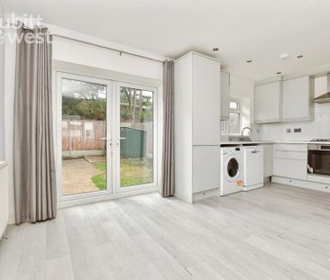 3 bedroom semi-detached house to rent - Photo 4