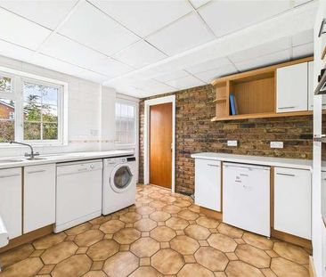 Maple Close, Winnersh, Berkshire, RG41 - Photo 2